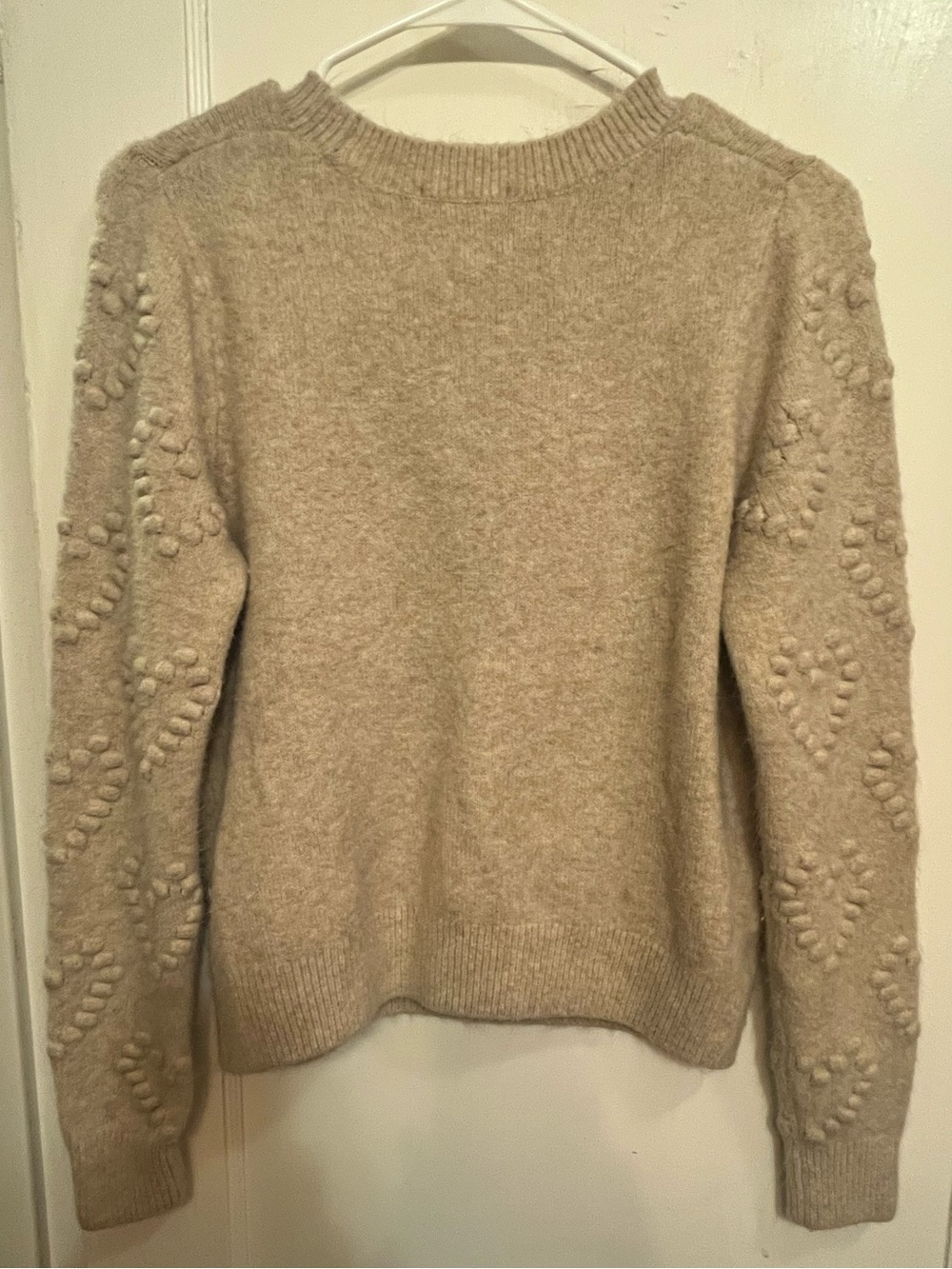 H&M Oatmeal Beige Bobble Knit Popcorn Heart Crewneck Sweater - Size XS - Picture 2 of 3